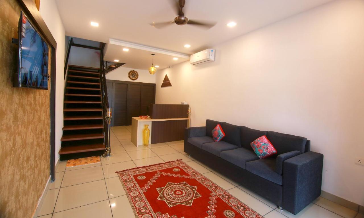 The Metro Pod - Backpackers A/C Dormitory Kochi Zewnętrze zdjęcie