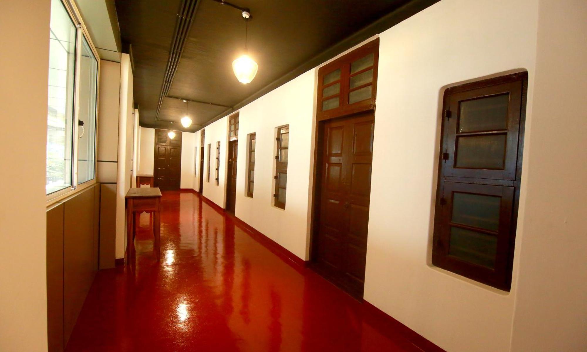 The Metro Pod - Backpackers A/C Dormitory Kochi Zewnętrze zdjęcie