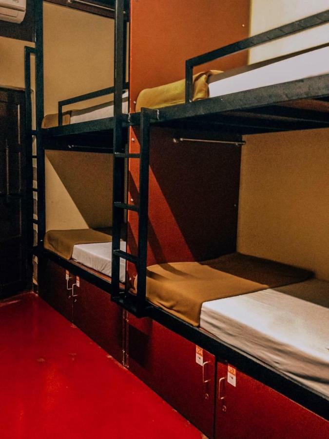 The Metro Pod - Backpackers A/C Dormitory Kochi Zewnętrze zdjęcie